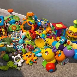 Assortment of kids toys (girls)