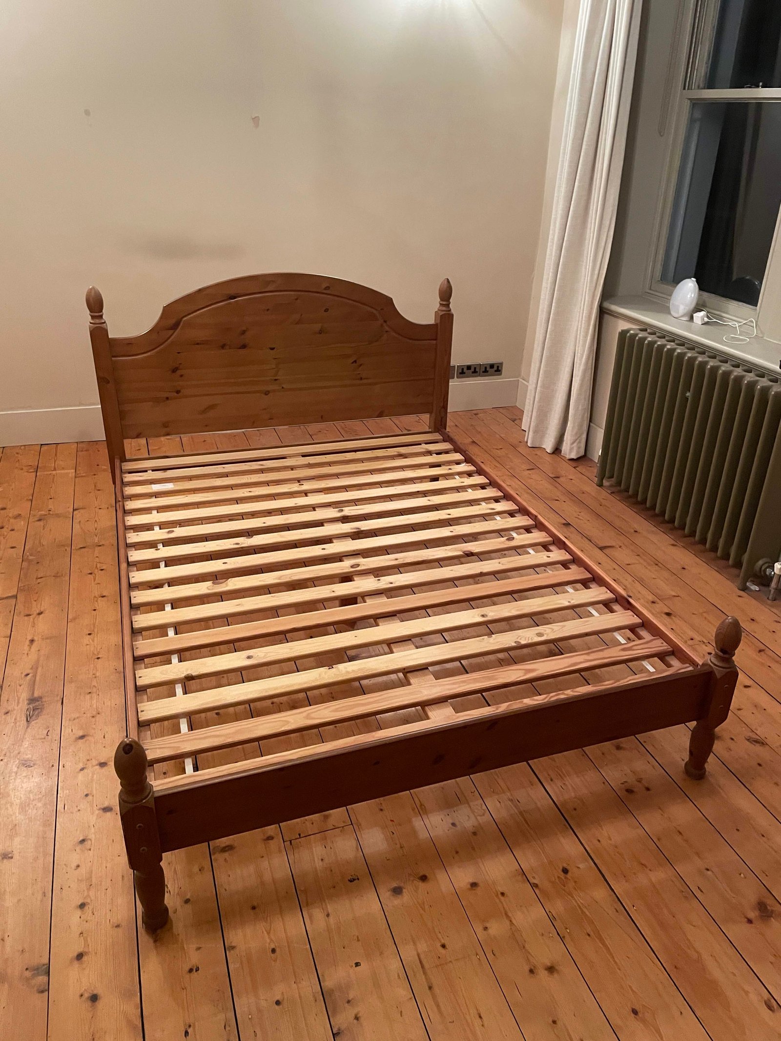Doube bed frame with headboard