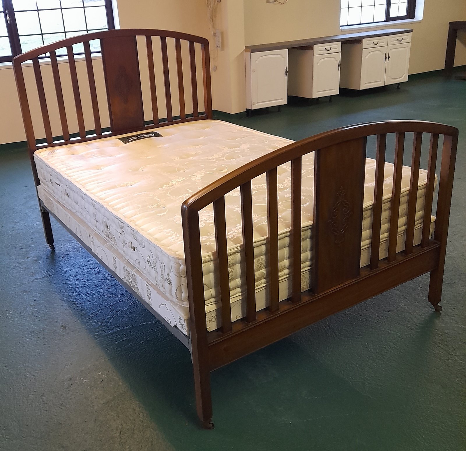 MAHOGANY DOUBLE BED